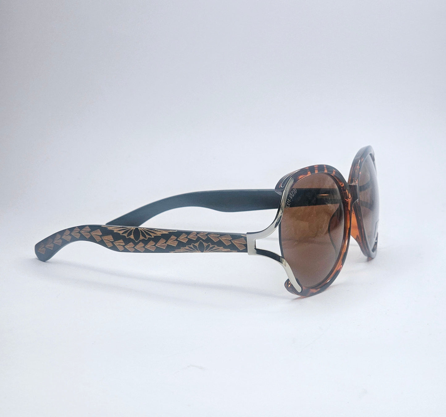 Nesian Womens Round Shades (Leopard)