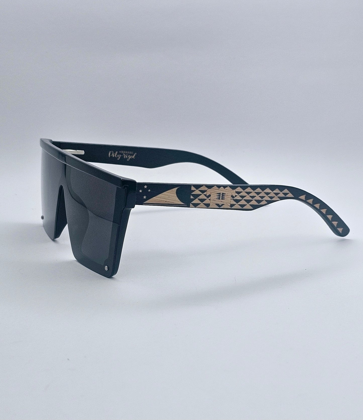 Tokelau - J18 Square Shades